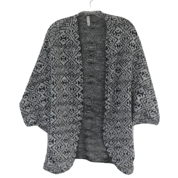 Xhilaration Black & White Open Front SweaterJacket - Picture 5 of 7